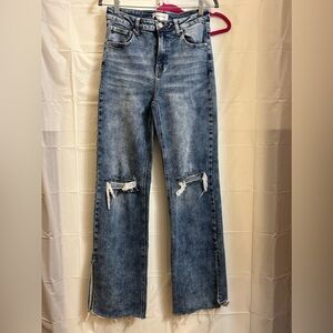 Distressed risen jeans